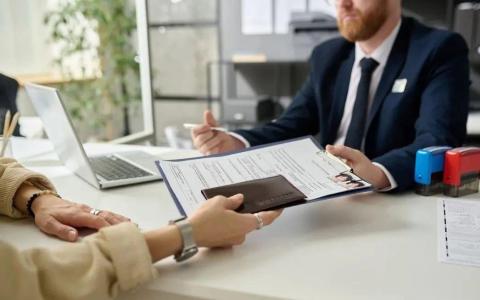 新加坡公司注册指南：全面解析分公司与子公司的差异与选择