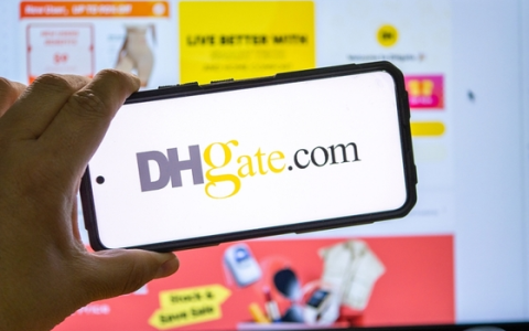 加税潮下，敦煌网‘奢侈品平替’策略为何能引爆美国市场？底层逻辑【全拆解】