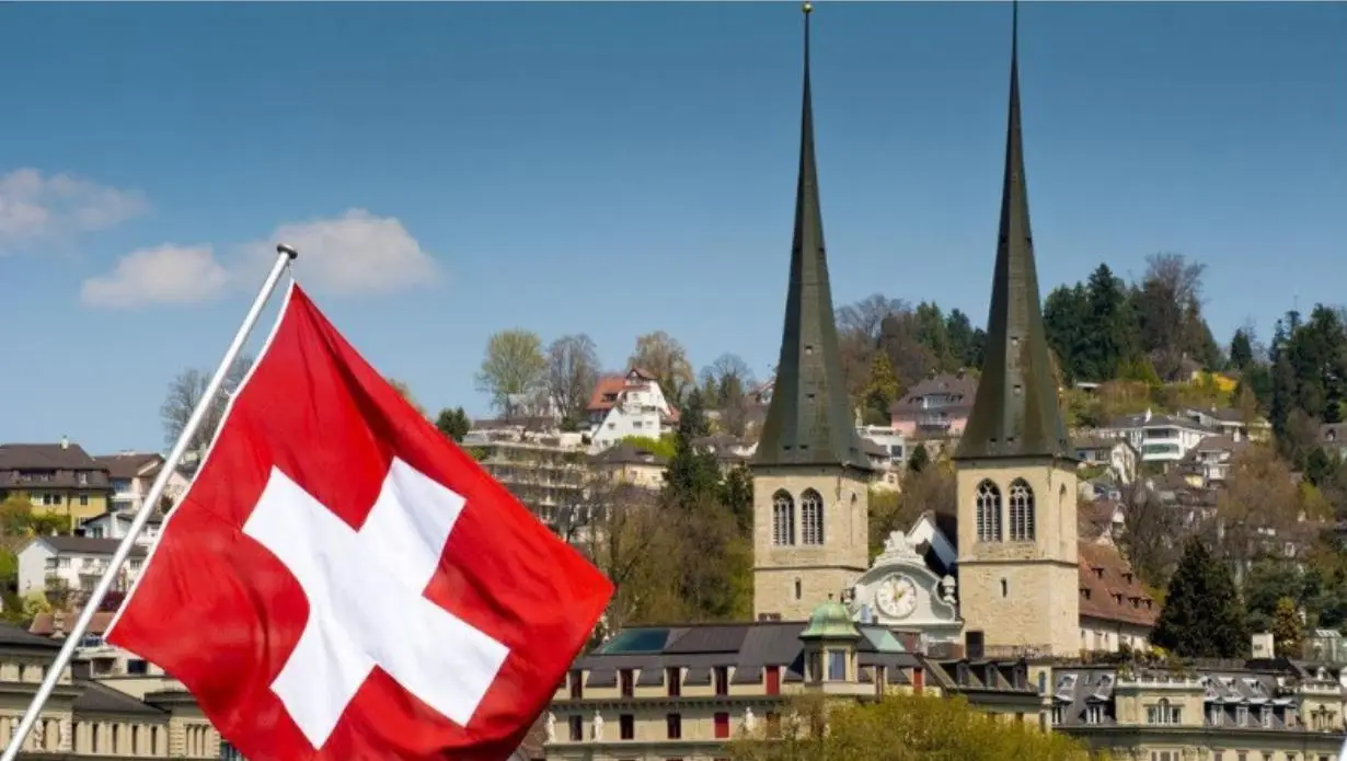 2025年瑞士银行私人账户开户【最全流程】：材料清单+避坑指南+费用明细！