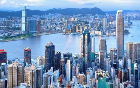 2025香港税务新规：公司转账个人账户如何避免CRS审查？