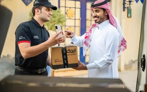 自由区公司VS非自由区公司：2025迪拜注册到底选哪种更合适？