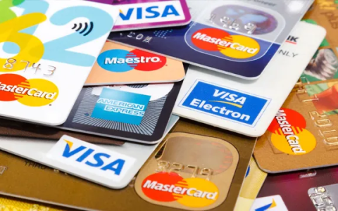 2025最新！美国五大银行个人账户对比：开户门槛、手续费、适用人群