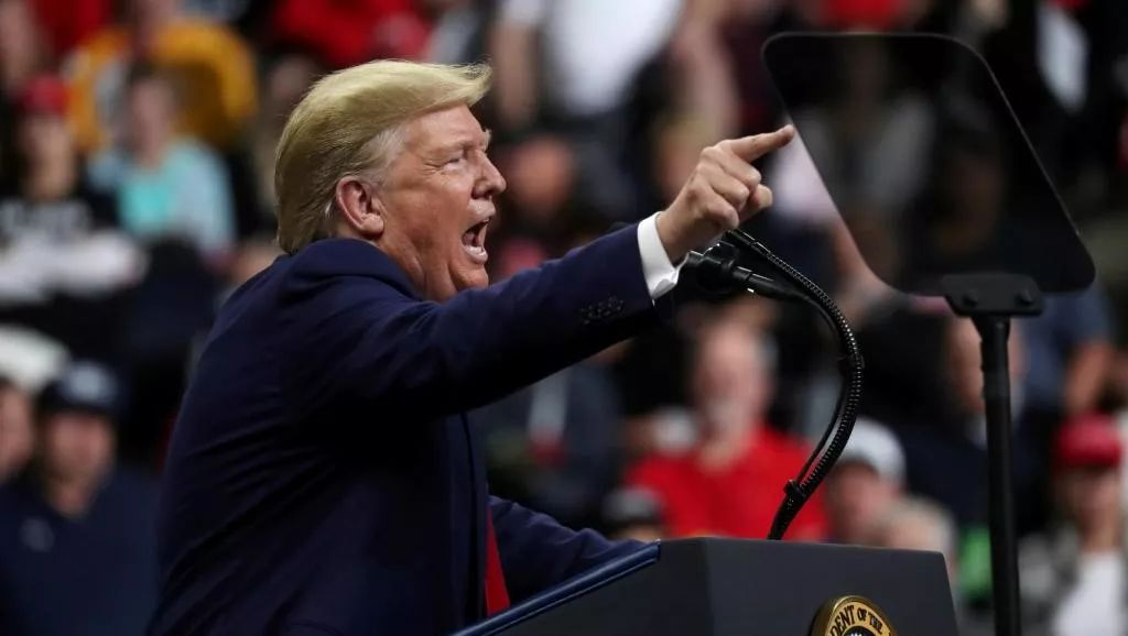 特朗普“五板斧”逼欧盟妥协，中美经贸谈判暗藏玄机：全球贸易格局生变？