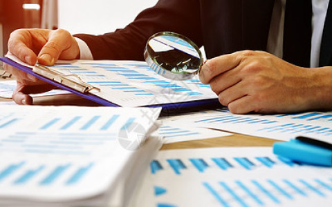 企业年营业额50万需审计吗？不活跃审计豁免国际标准与国内实操指南