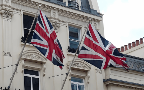 哦豁！英国公司注册官费即将「暴涨100%」：合规门槛全面升级，中国企业该如何应对？（2026最新版）
