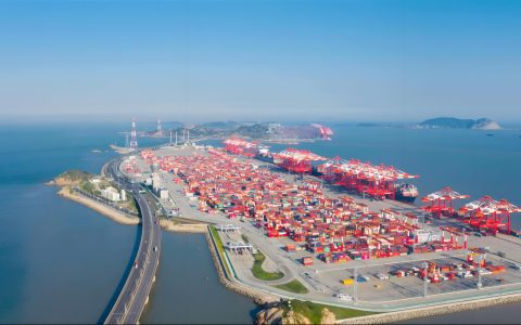 2025年上半年上海港运营分析：吞吐量2706万TEU增6.1%，洋山港贡献超50%
