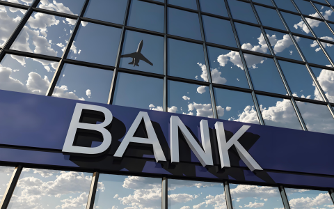 2025年炒美股境外银行开户终极指南：三大方案对比、外汇新规解读与税务合规策略