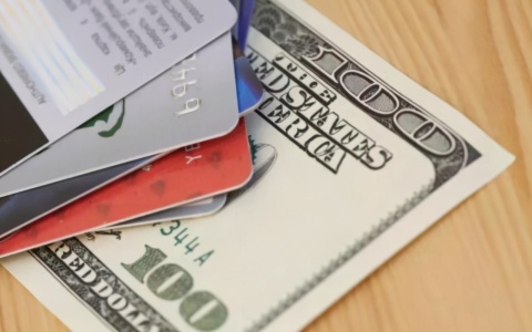 2025香港金融新政：中国卖家资金链重构与银行开户全攻略（机遇、挑战与合规策略）