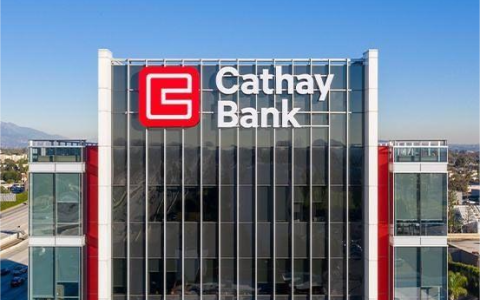 美国公司开户首选哪家？国泰银行深度解析 + 华美银行全面对比