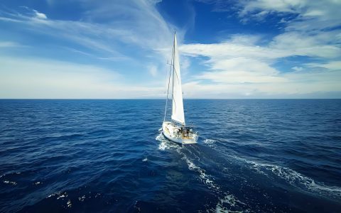 雷军直播揭示小米汽车出海野心，解析红筹架构与VIE如何赋能中国科技企业全球化