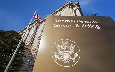 401(k) vs. IRA：美国上班族必懂的退休账户核心区别（2026年实务版）