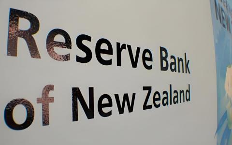 新西兰联储加息预期提前至2026年，中国投资者如何布局？（摩根大通报告深度解读）