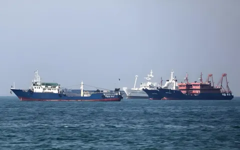 霍尔木兹海峡风云突变，全球供应链承压，中国卖家如何危中寻机？