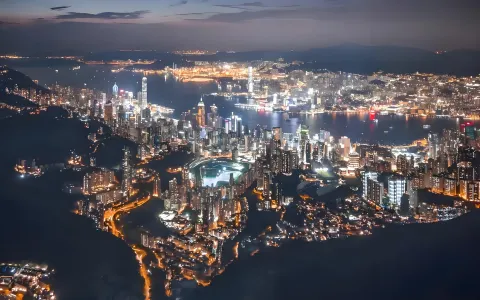 2026香港总部经济红利：税率优惠+迁册便利，中国投资者如何抓住落户窗口期？