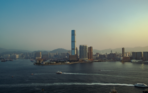 香港银行也要开始倒查，过去开的账户会不会被关停？